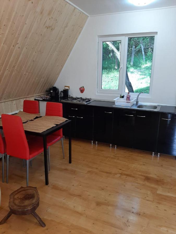 Cabana Din Livada Pucioasa Eksteriør bilde