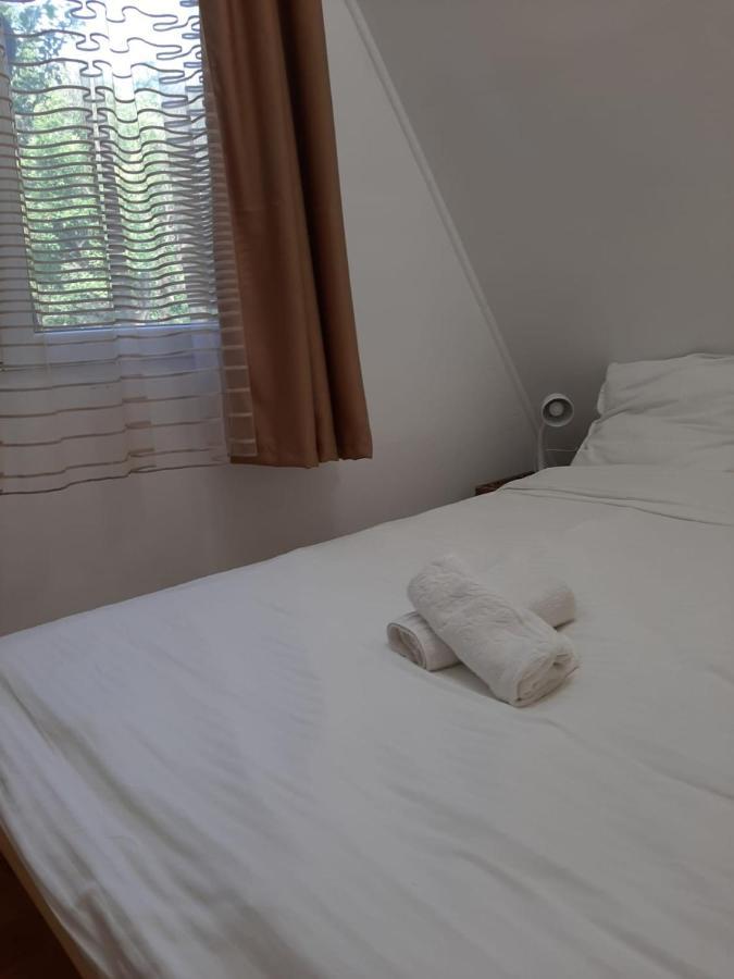 Cabana Din Livada Pucioasa Eksteriør bilde